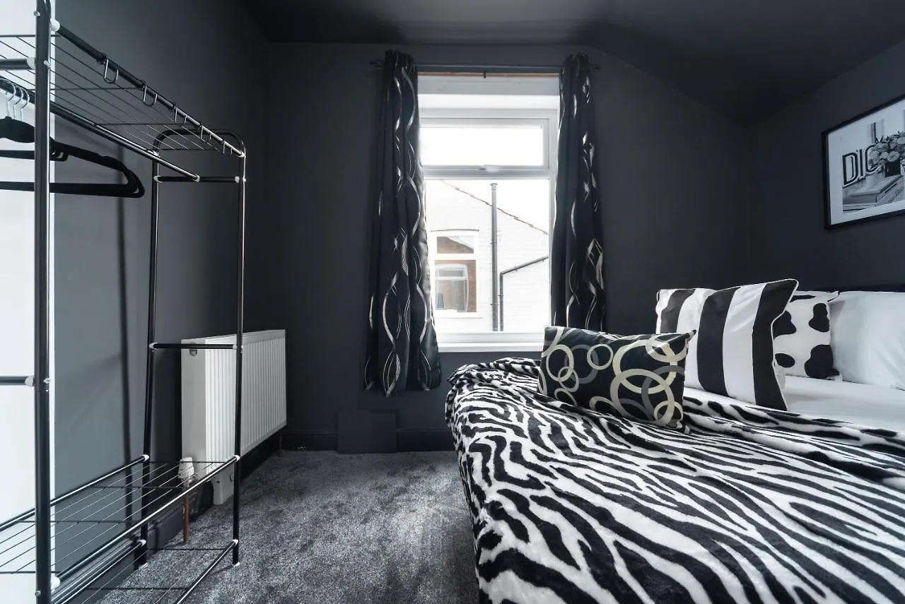 Ephphatha 4 Beds Central A63 3 Bedrms Free Wifi - Close To Hri And Mkm Stadium Kingston upon Hull 0*,  United Kingdom