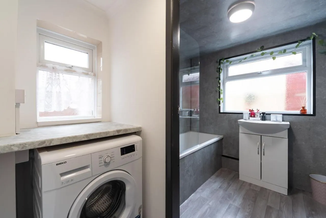 Holiday home Ephphatha 4 Beds Central A63 3 Bedrms Free Wifi - Close To Hri And Mkm Stadium Kingston upon Hull United Kingdom